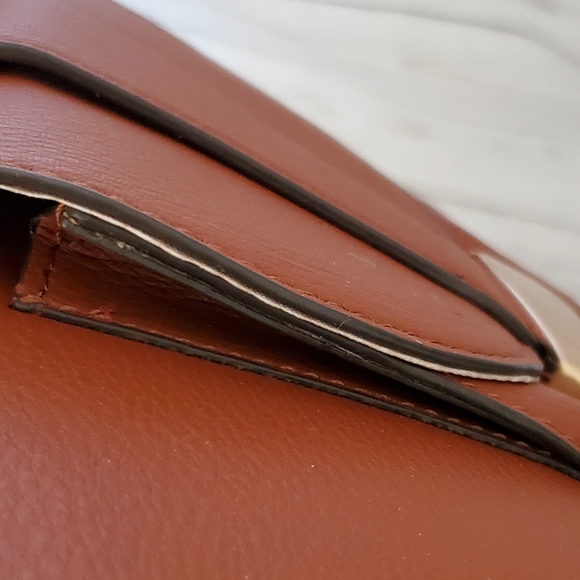 Time and Tru recycled materials vinyl hidden pocket shoulder bag brown, gold - Picture 10 of 16